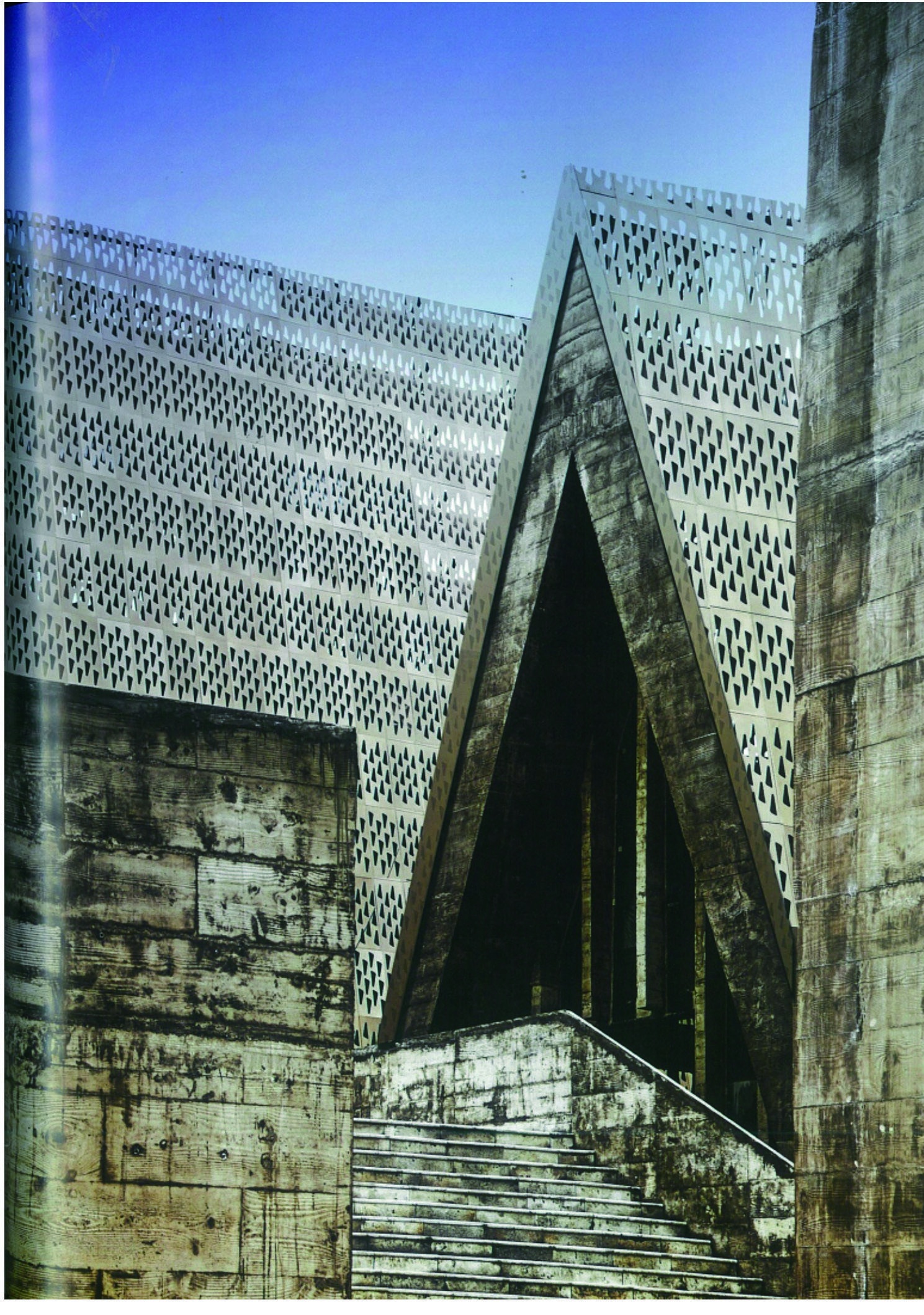 Revisiting Ancient Tradition—Shui Cultural Center