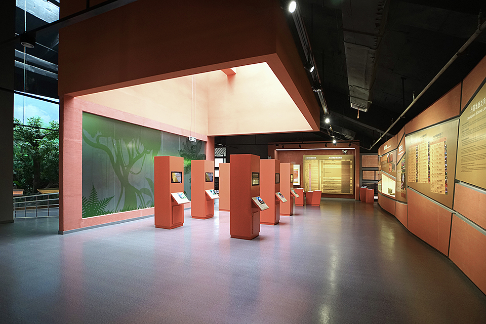 INDOOR-Danxia Exhibition Center — 3