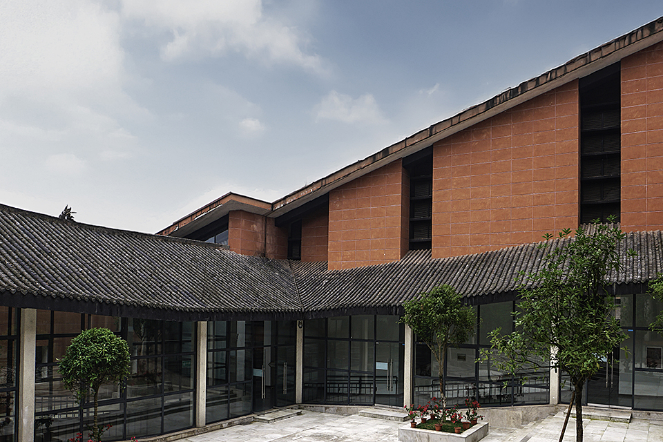 INDOOR-Danxia Exhibition Center — 5