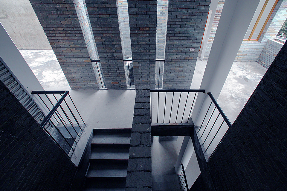 INDOOR-Huaxi Stone Town Bailong Miao Village Folk Complex — 6