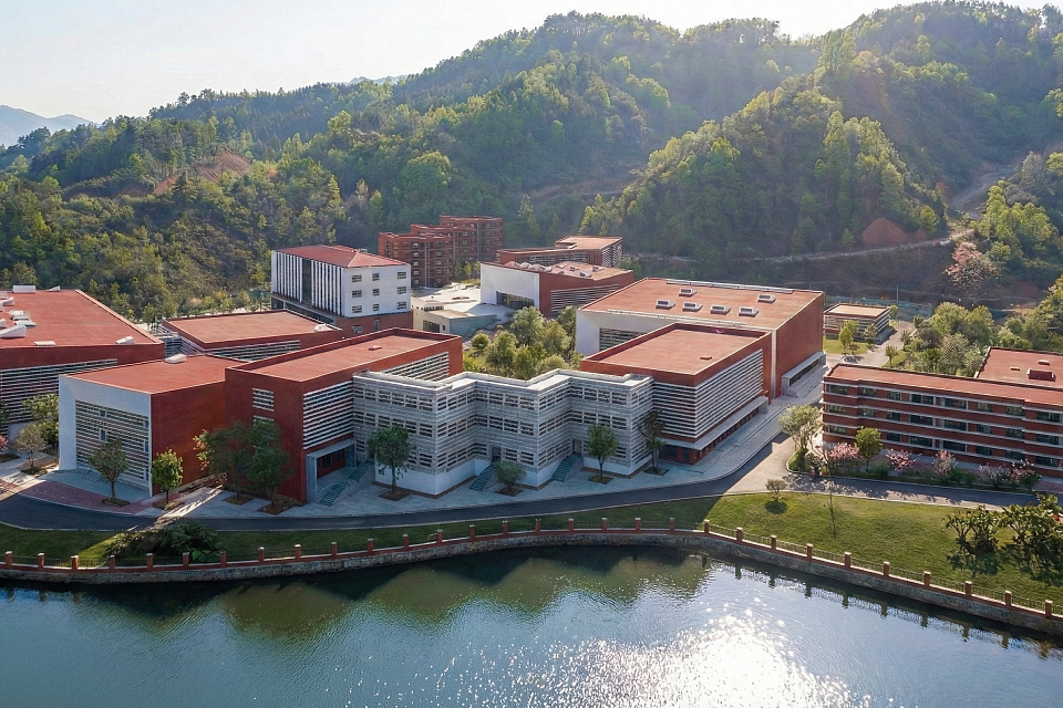 Qiannan Mountain Fire and Emergency Rescue Training Center — 2