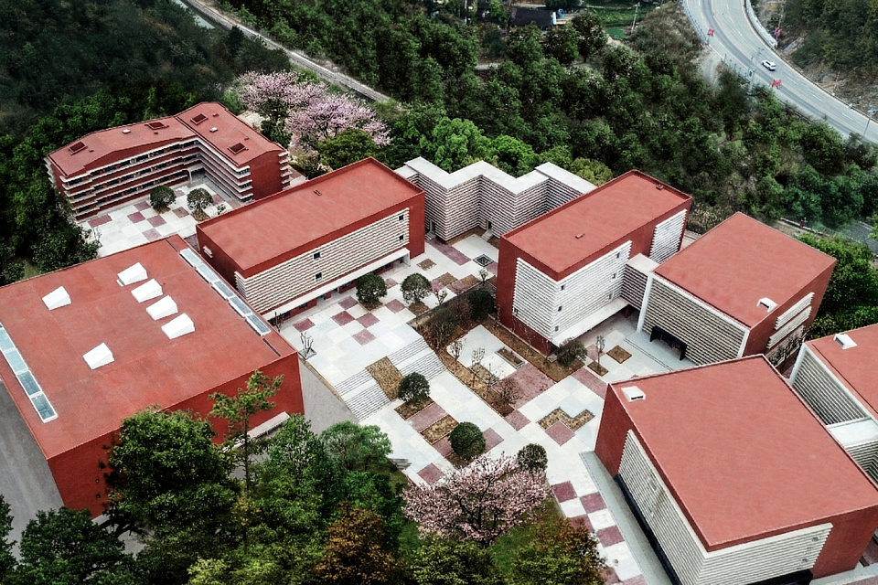 Qiannan Mountain Fire and Emergency Rescue Training Center — 4