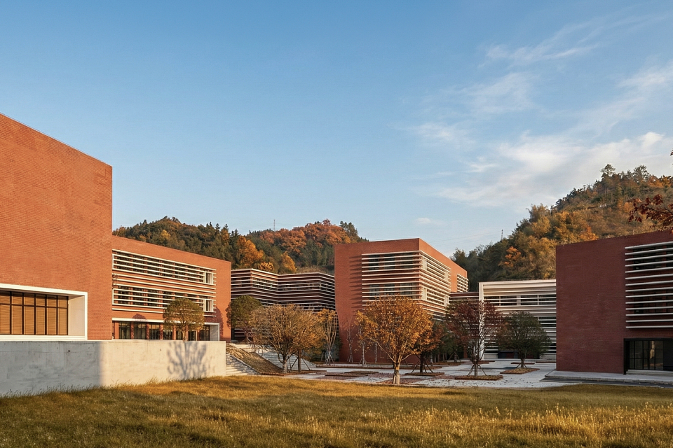 Qiannan Mountain Fire and Emergency Rescue Training Center — 10